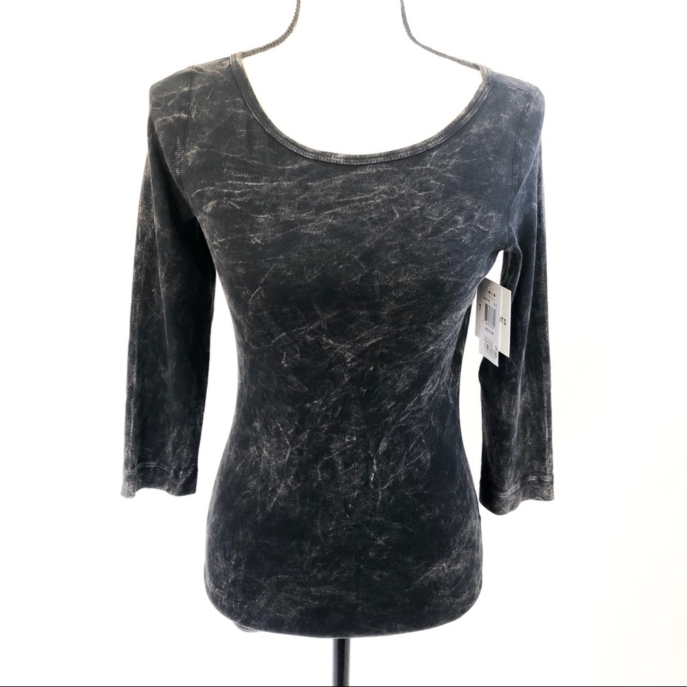 Three Dots black marble 3/4 sleeve